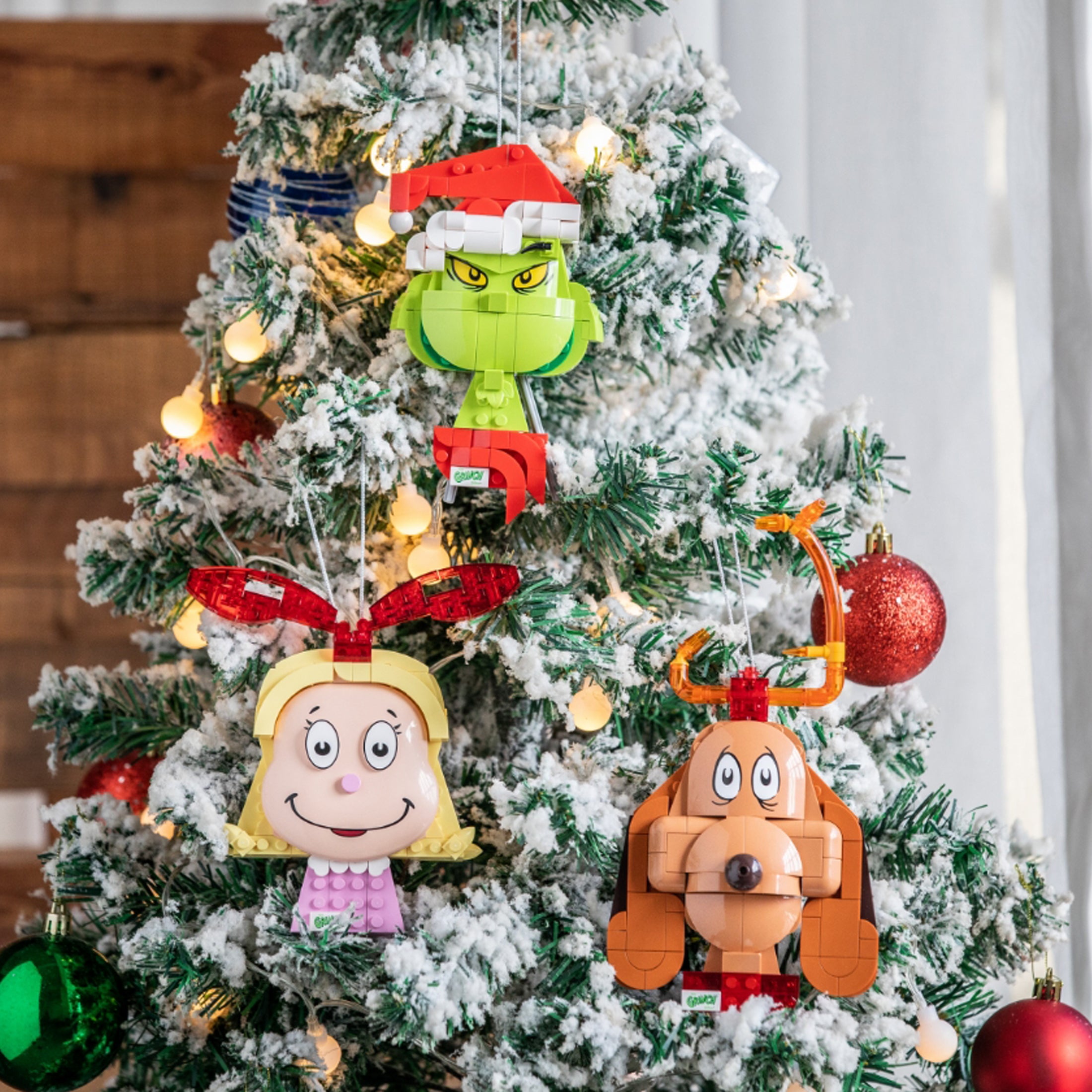 Brickcraft x The Grinch Decoration Brick Building Set – 141 Piece Kit