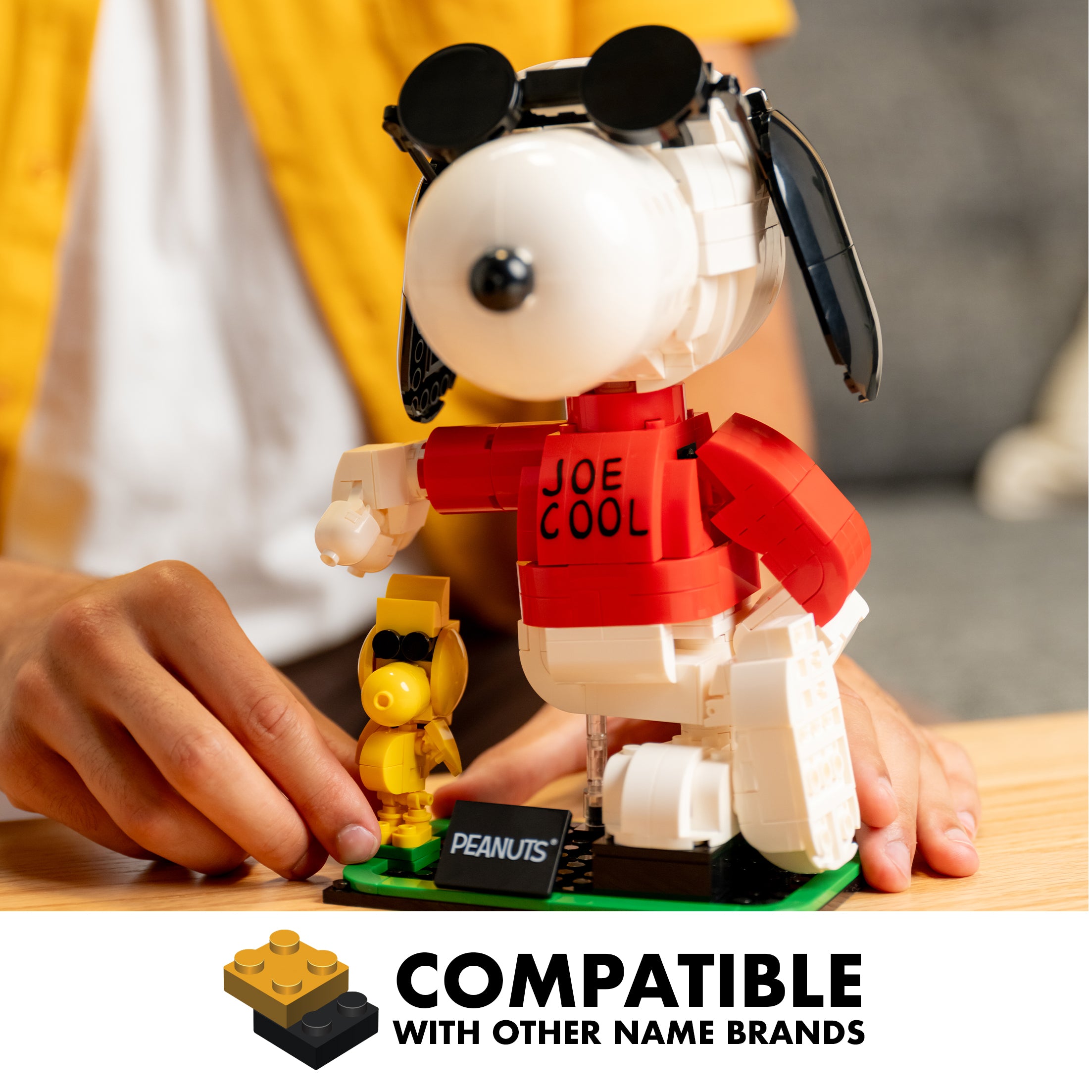 Brickcraft x Peanuts Joe Cool Brick Building Kit – 643 Pieces