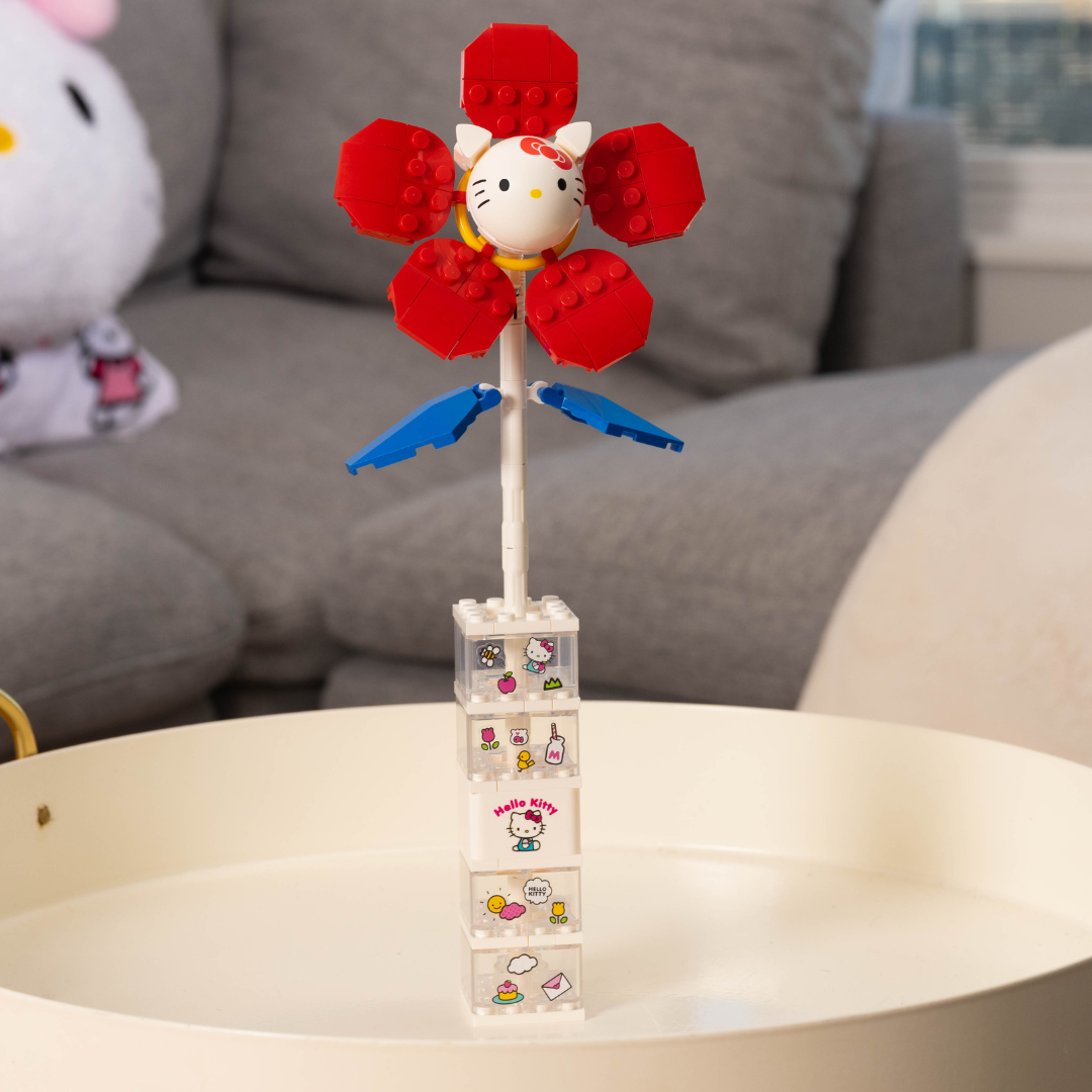 Hello Kitty Flower & Vase